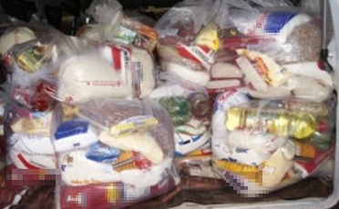  Prefeitura entrega cestas básicas 